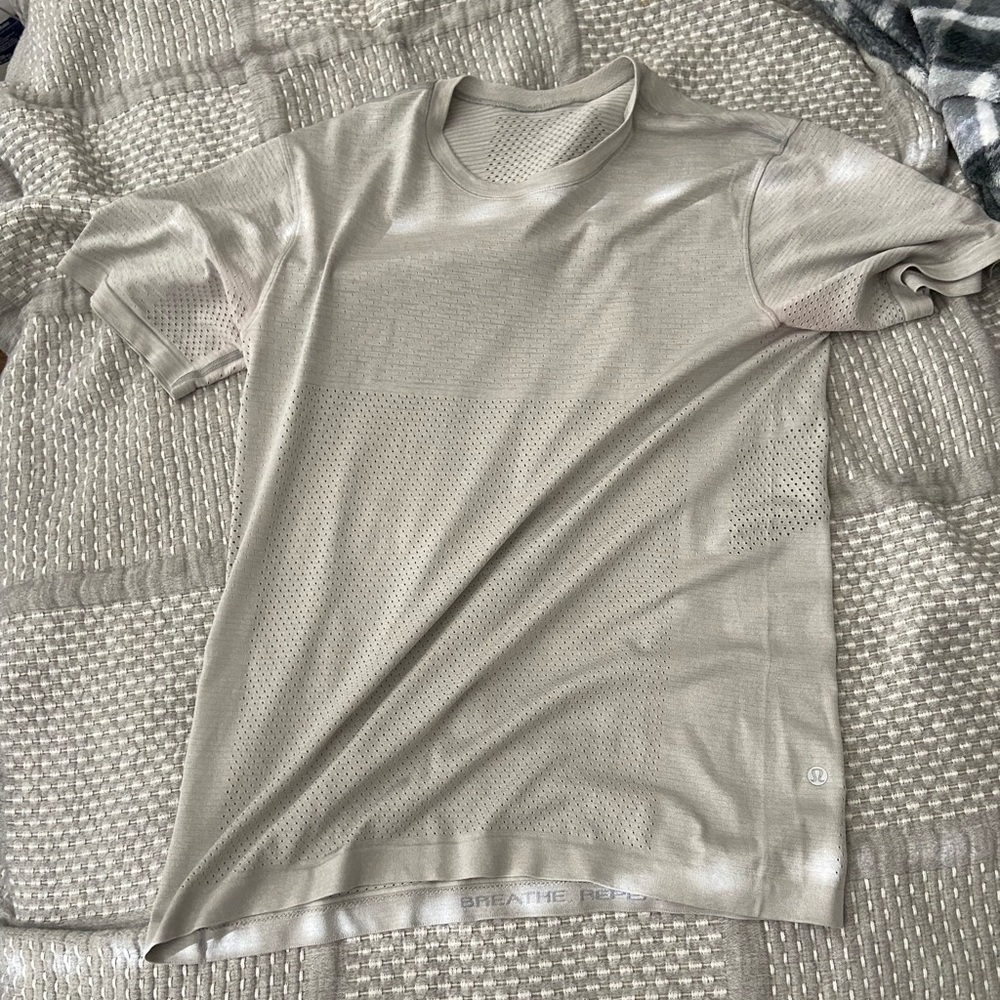 Men’s lulu lemon shirt